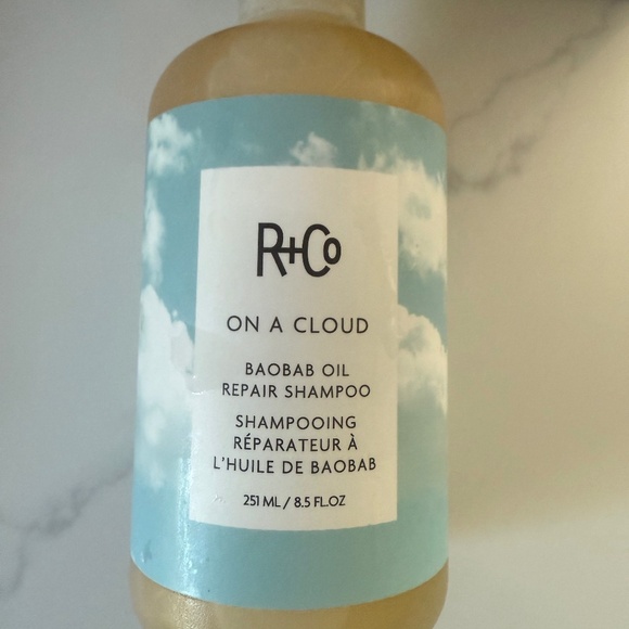 R+Co On A Cloud Shampoo - NEW - Picture 1 of 2